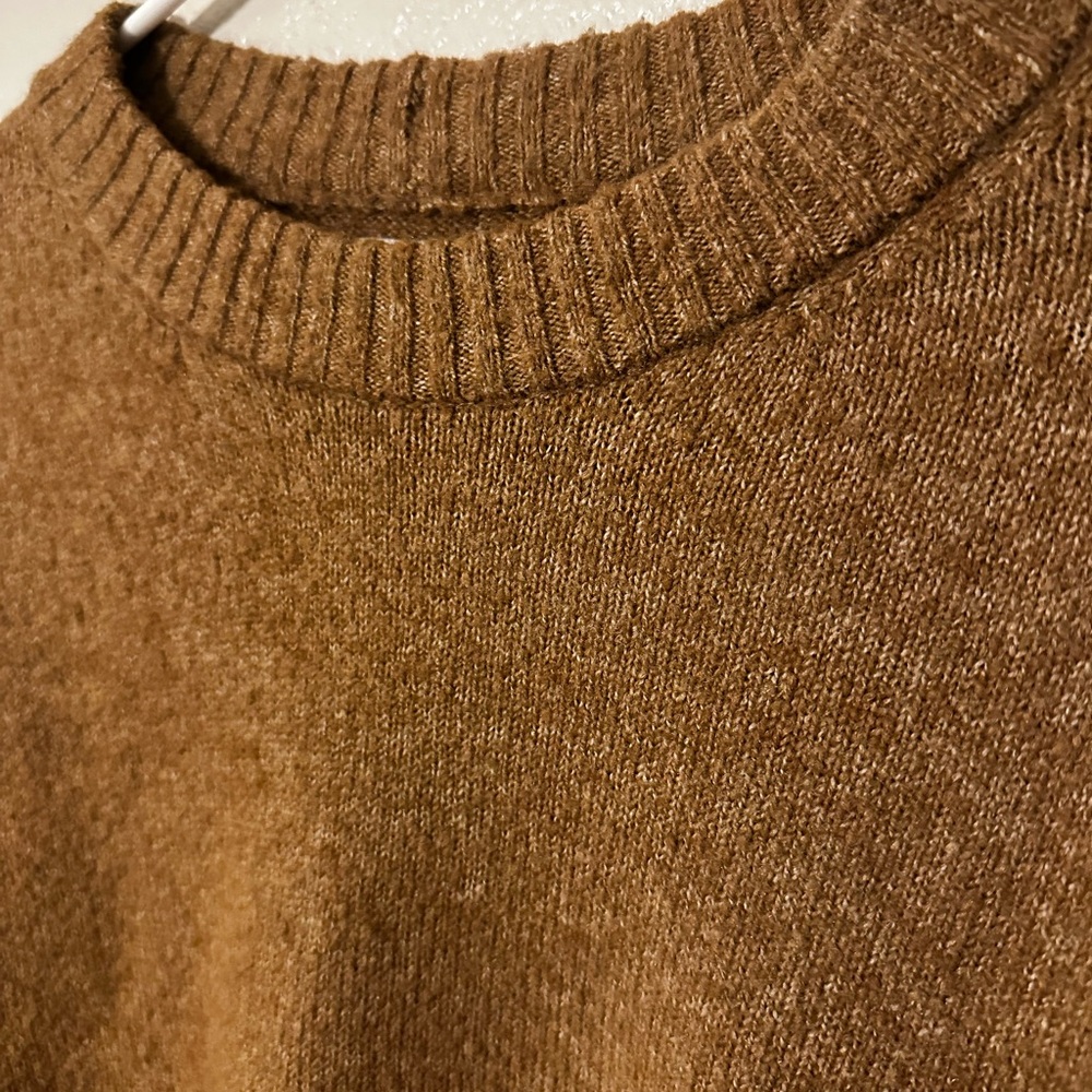 American Eagle Outfitters Warm Brown Crew Neck Sweater 0031
B2 - Picture 4 of 4